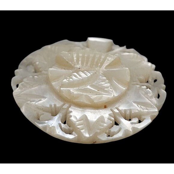 Intricate Carved Mother Of Pearl Brooch Lacy Snowflake Like Shell Vintage Pin - Picture 5 of 8